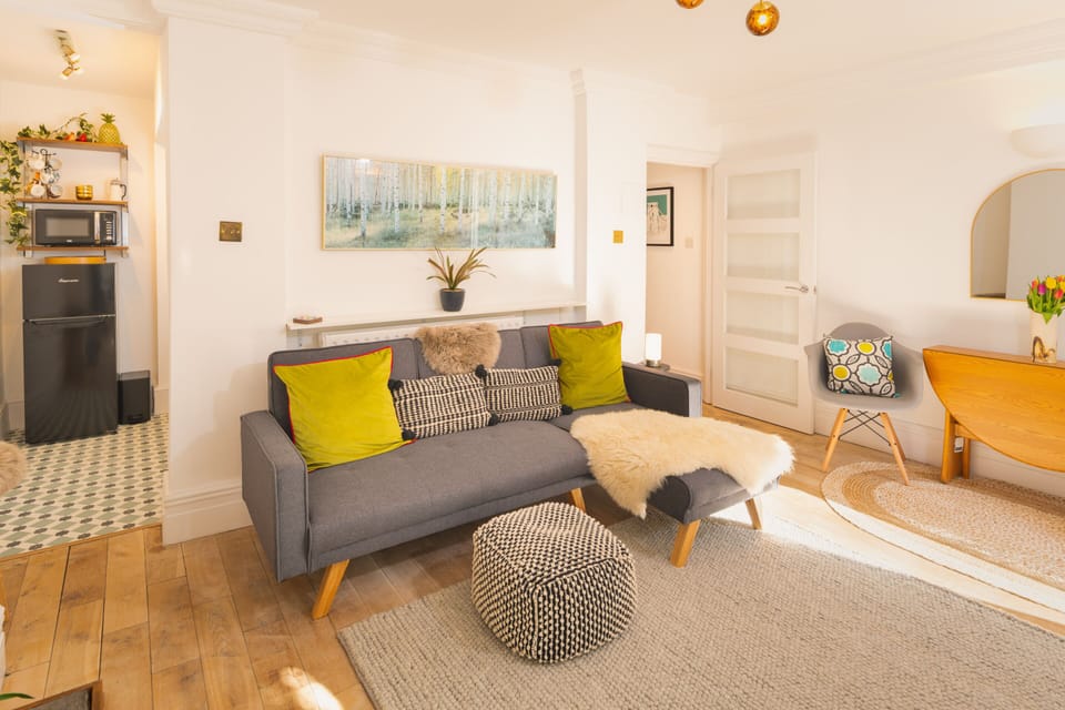 Living Room / Lounge