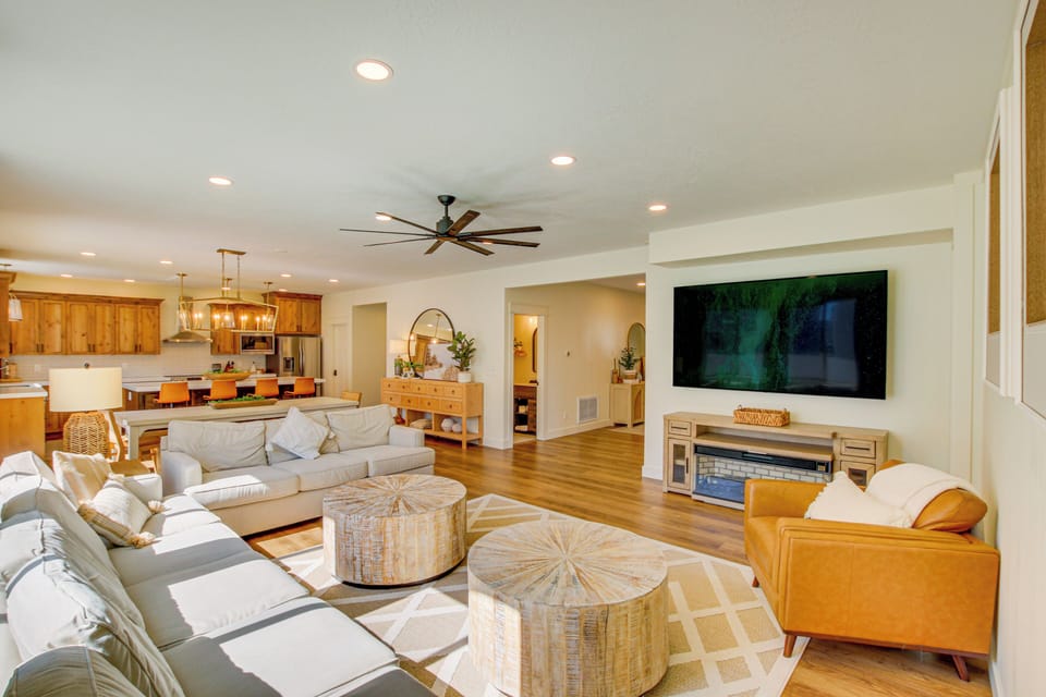 Garden City Vacation Rental | 6BR | 6BA | 3,100 Sq Ft | 4 Steps to Enter