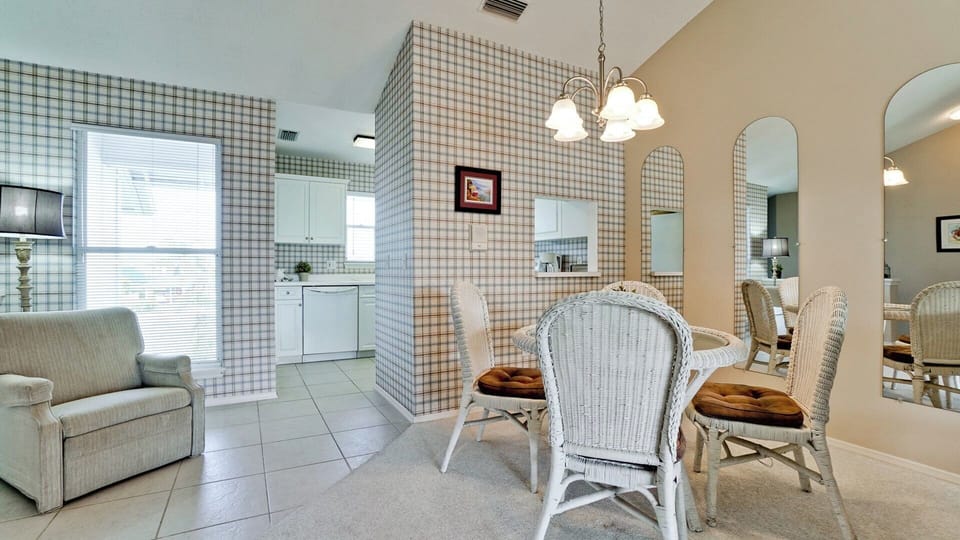 Dining/Kitchen 1