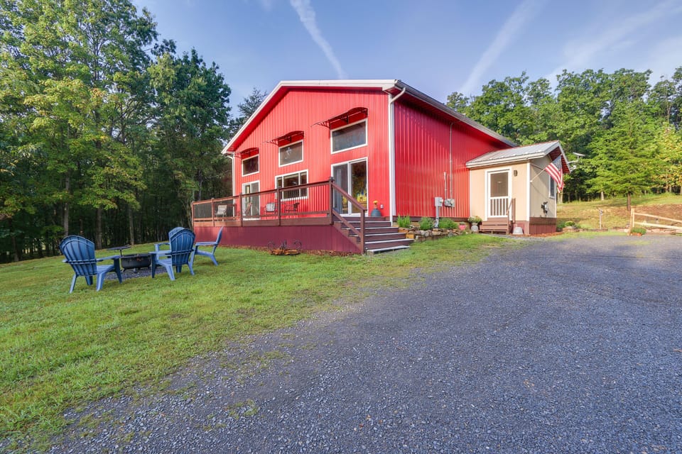 2-Story House | Self Check-In | In-Unit Laundry