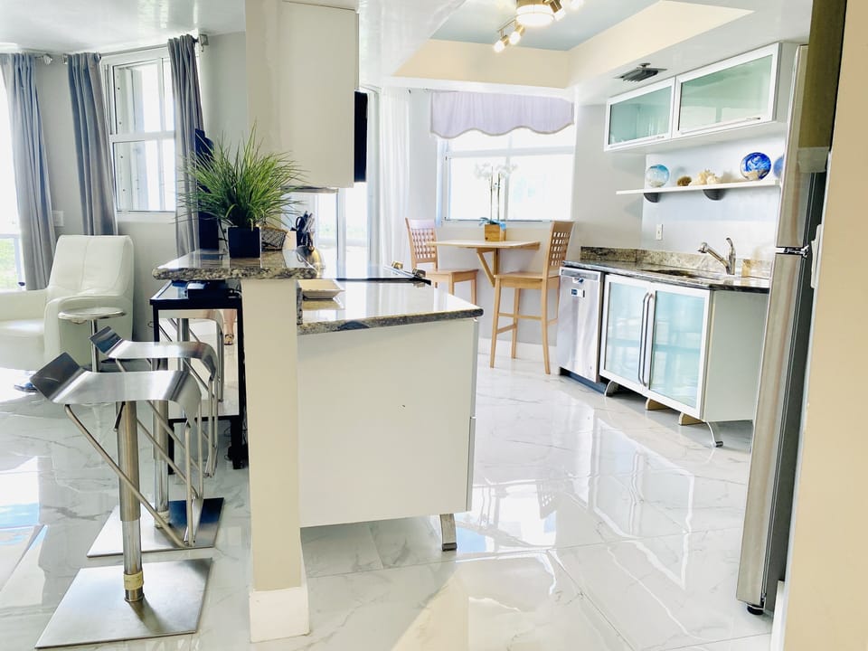 Open Kitchen to the Living Room 