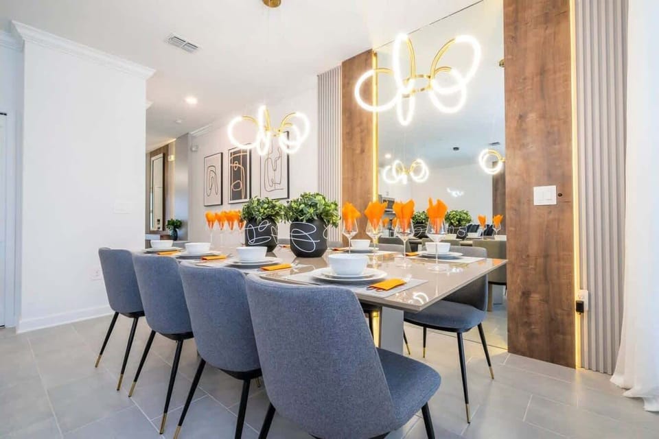 Dinning Table w/ 8 Seats
