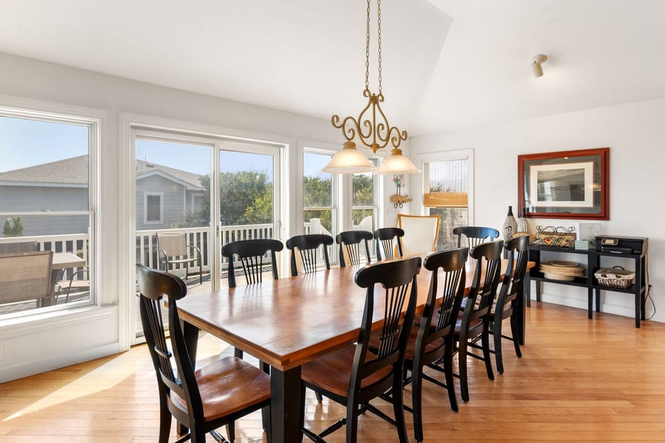 SH11: Casa Sirena | Top Level Dining Area