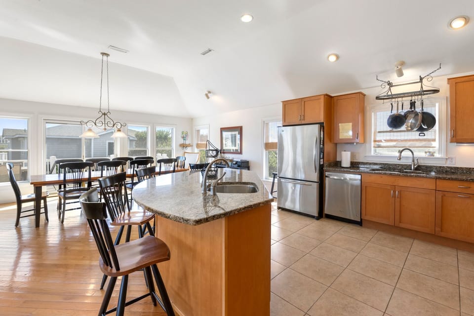 SH11: Casa Sirena | Top Level Kitchen