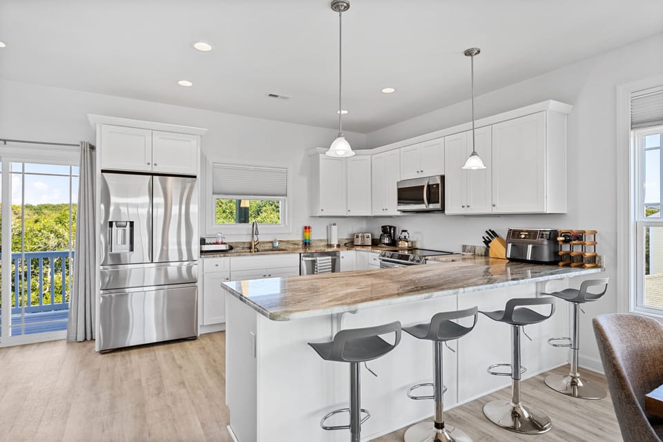 Breakfast Bar - Seating for 4