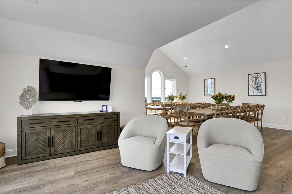 Open floor plan with room for everyone