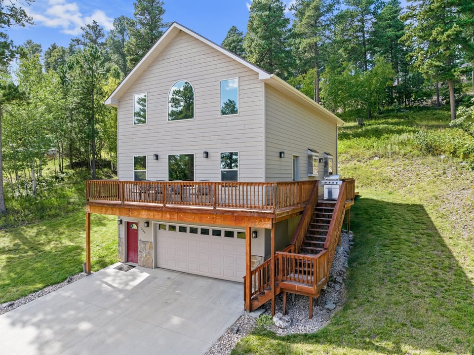 The convenience of parking in a heated garage ensures your vehicle is toasty when you depart.