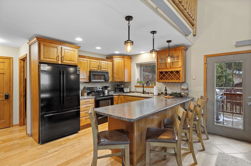 Fully equipped kitchen has everything you need to create a delicious family meal.