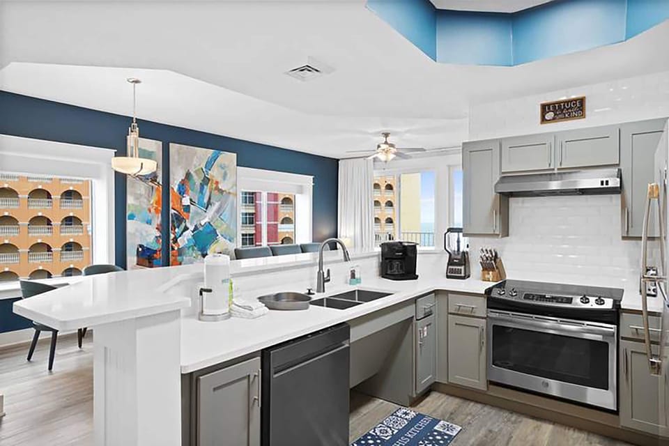 Full kitchen