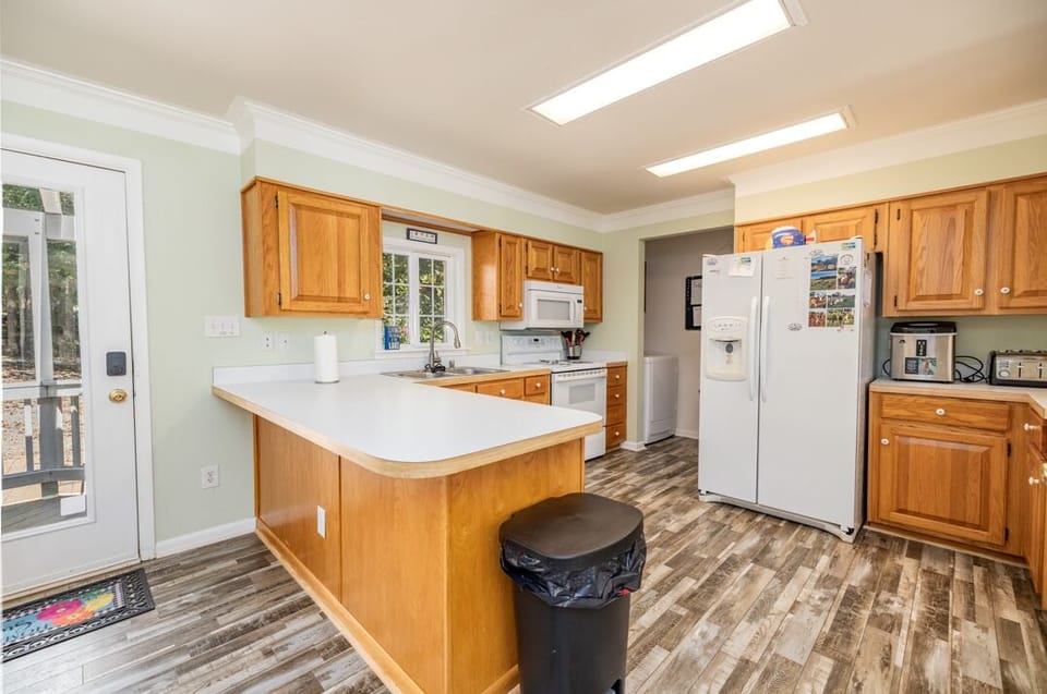 A Spacious Kitchen Retreat
