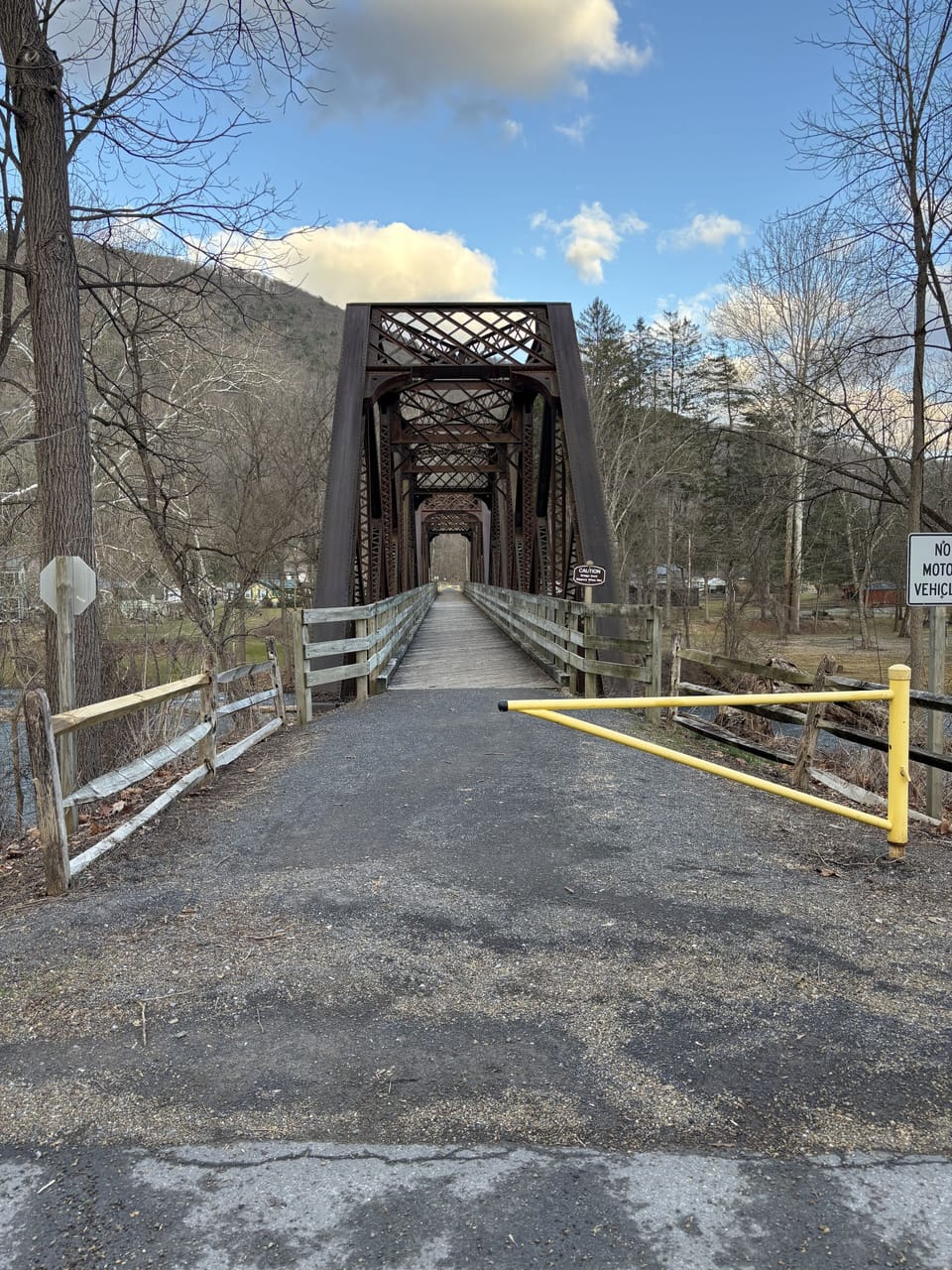 Cabin within close proximity to Pine Creek Rail trail