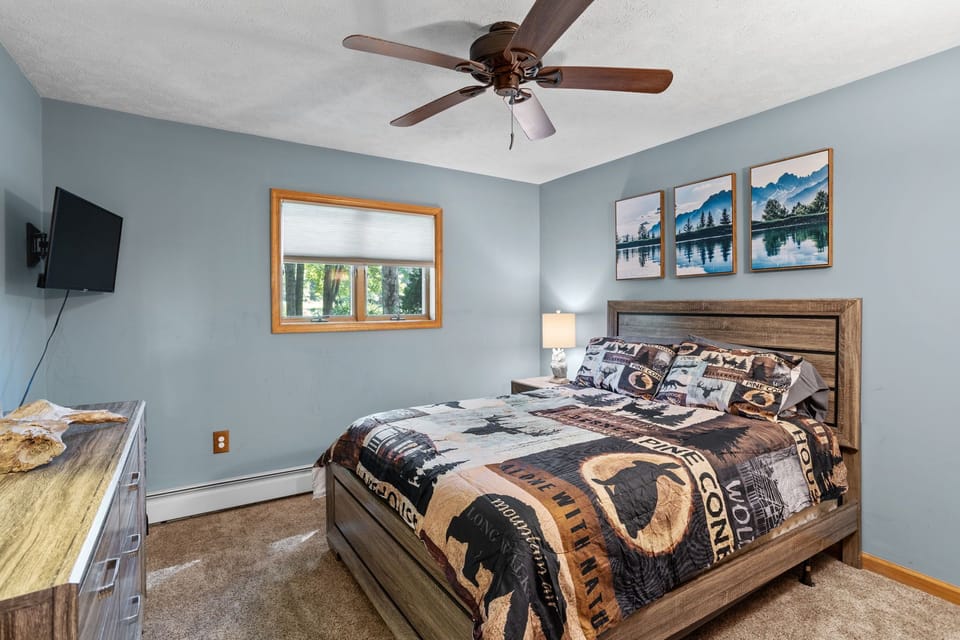 2nd Queen Bedroom with a nice wooded view and plenty of closet space!