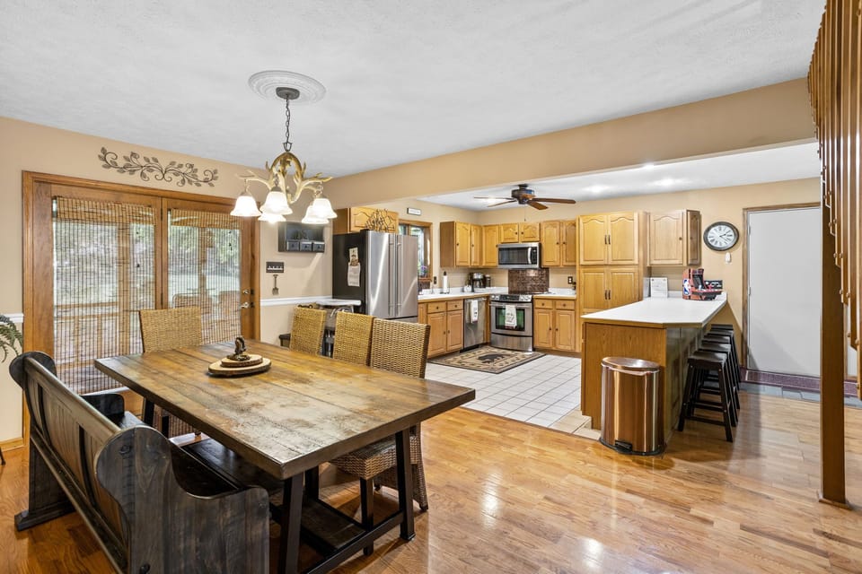 Enjoy our spacious kitchen and living room with tasteful, high-quality furniture