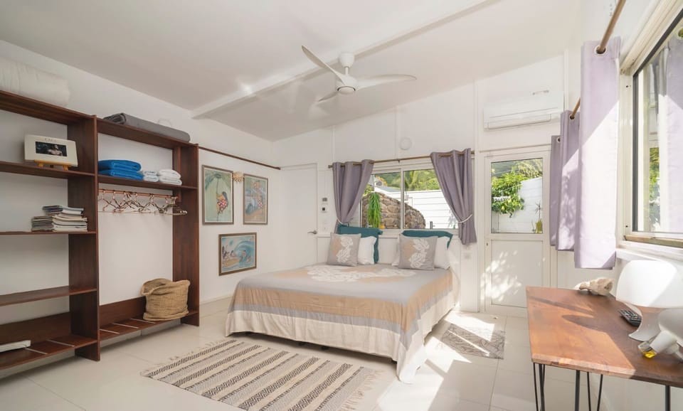 Comfortable room with airy design