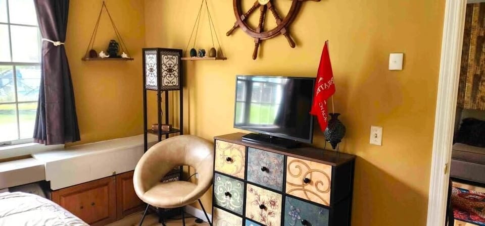 Ye Rest of Ye Bedroom
