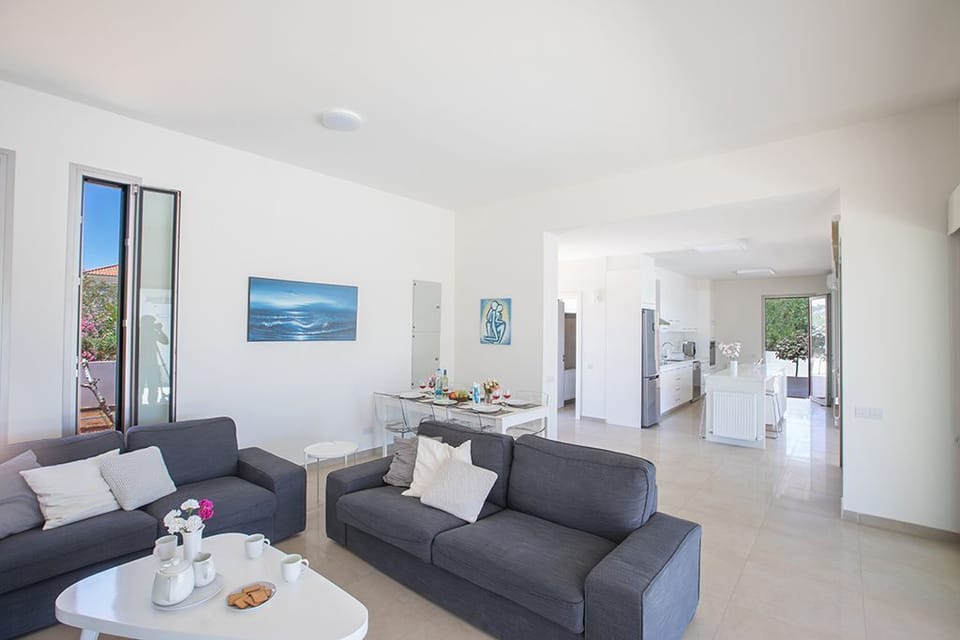 Open-Plan ground floor living room, kitchen and dining area