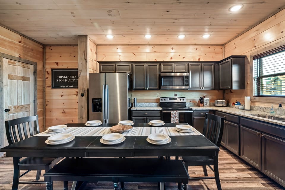 8 Person Dining Room Table