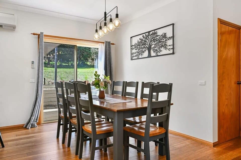Dining Area 1