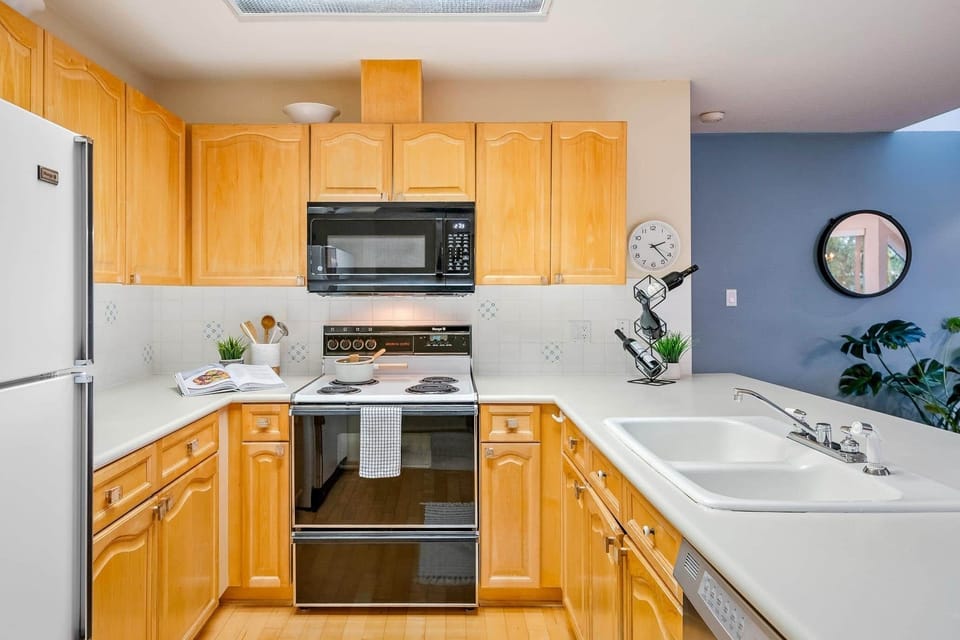 Fully Equipped Kitchen.
