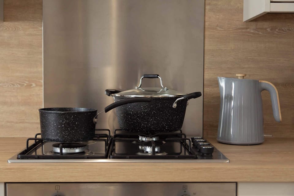  Cook family favourites in our fully equipped kitchen – from hearty breakfasts to evening dinners.