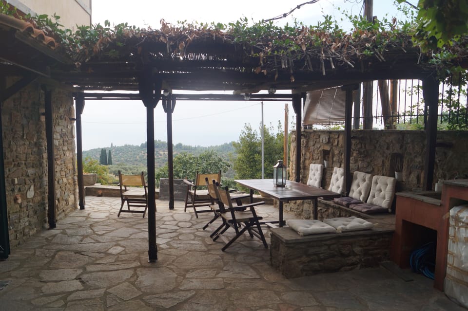 Exterior dining room with Barbeque and built-in sink 
