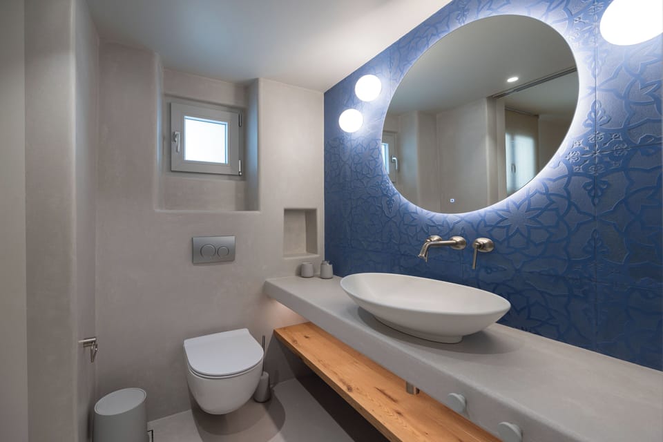 En suite bathroom with walk in shower