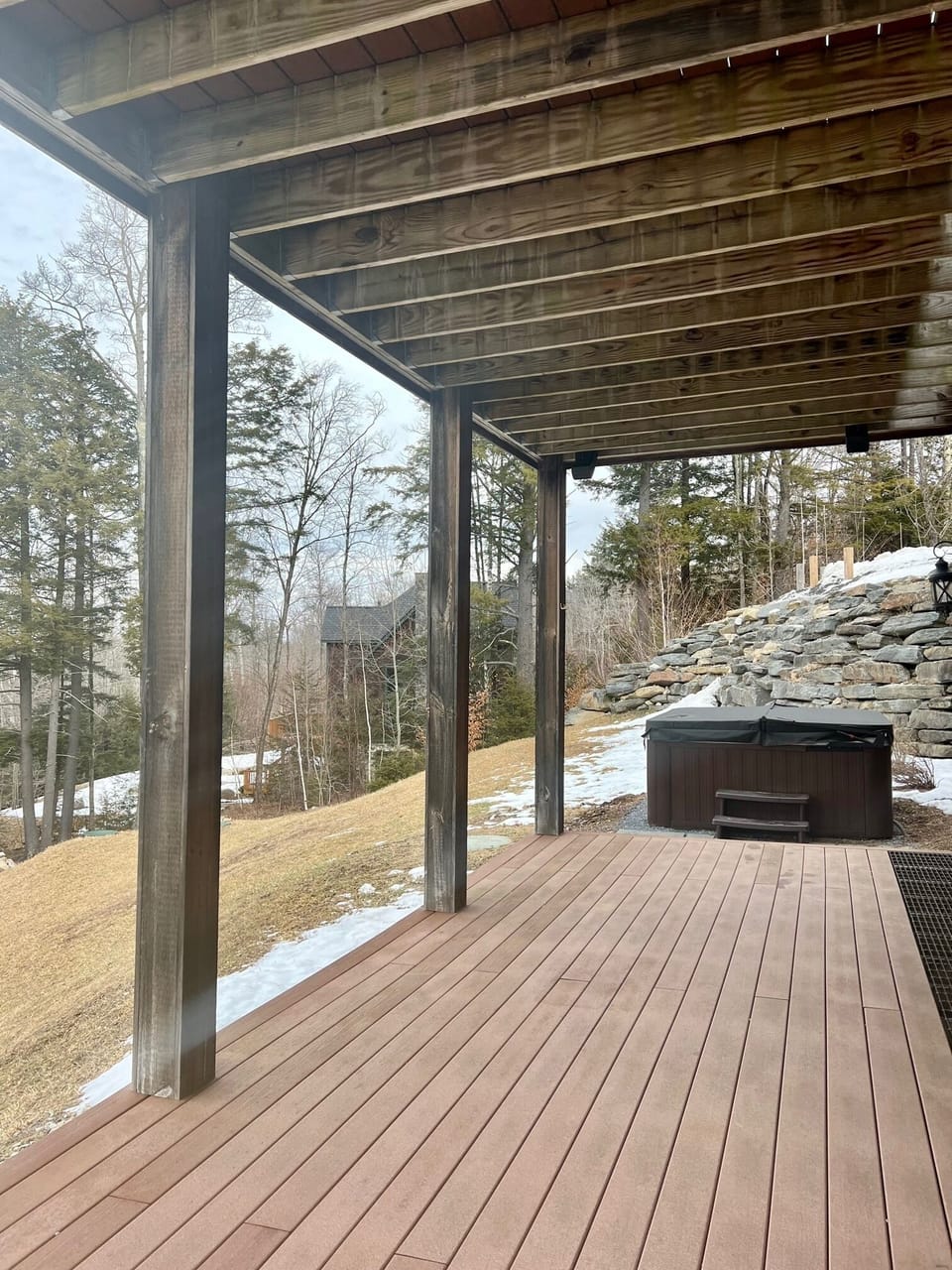 Lower deck with hot tub