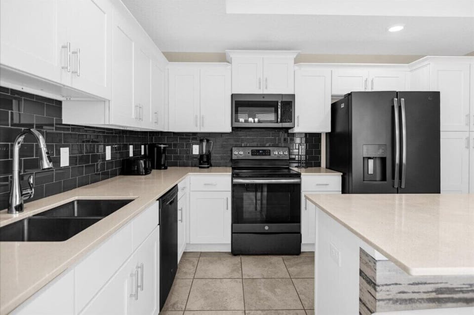 3111ParadoxCir(6)