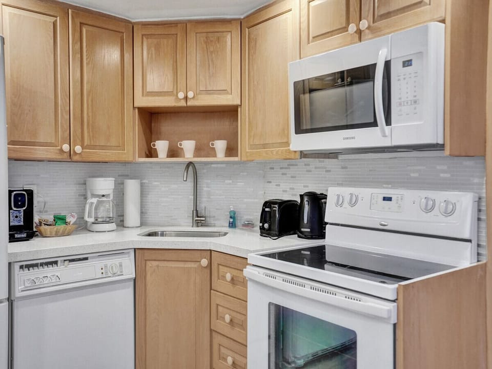 Fully equipped kitchen