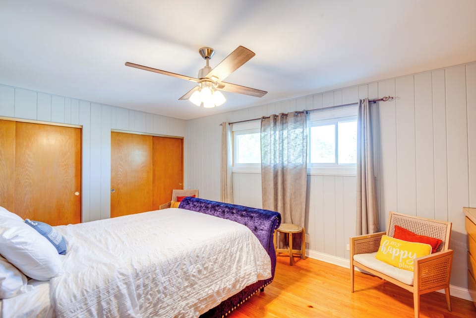 Bedroom 1 | Queen Bed