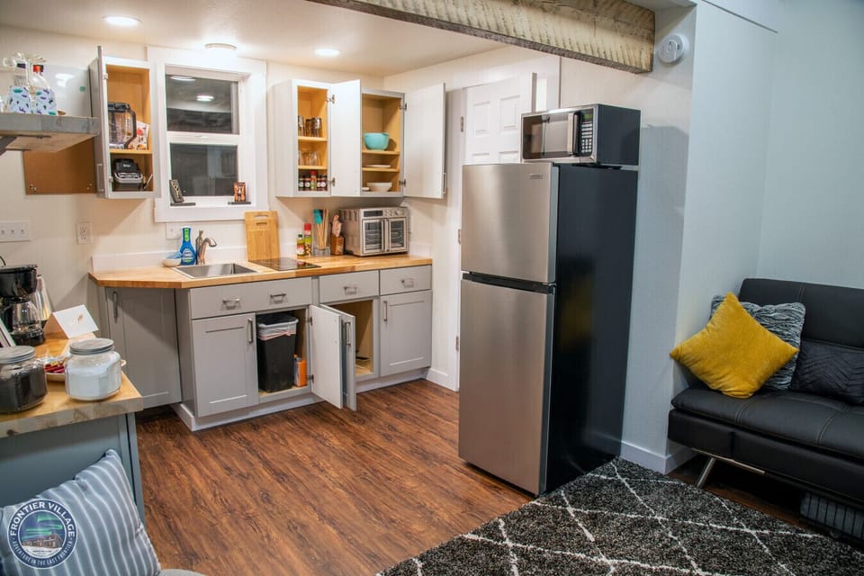 Full Kitchen.