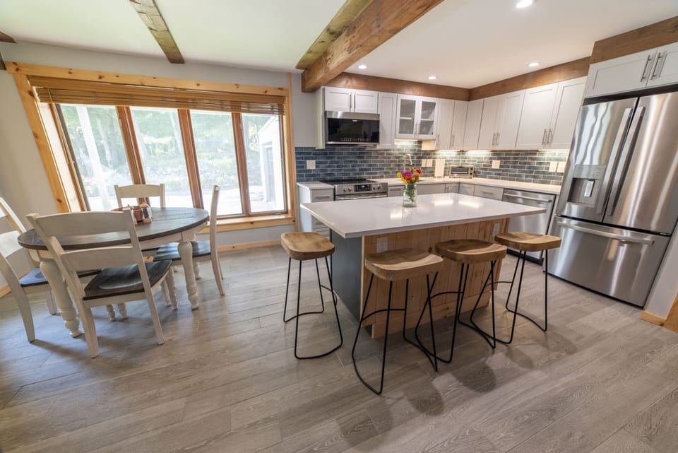 Eat in kitchen