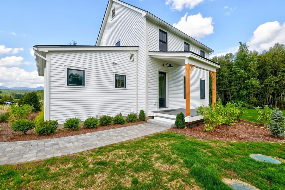 Picturesque Farmhouse Retreat Minutes from Stowe (2341)