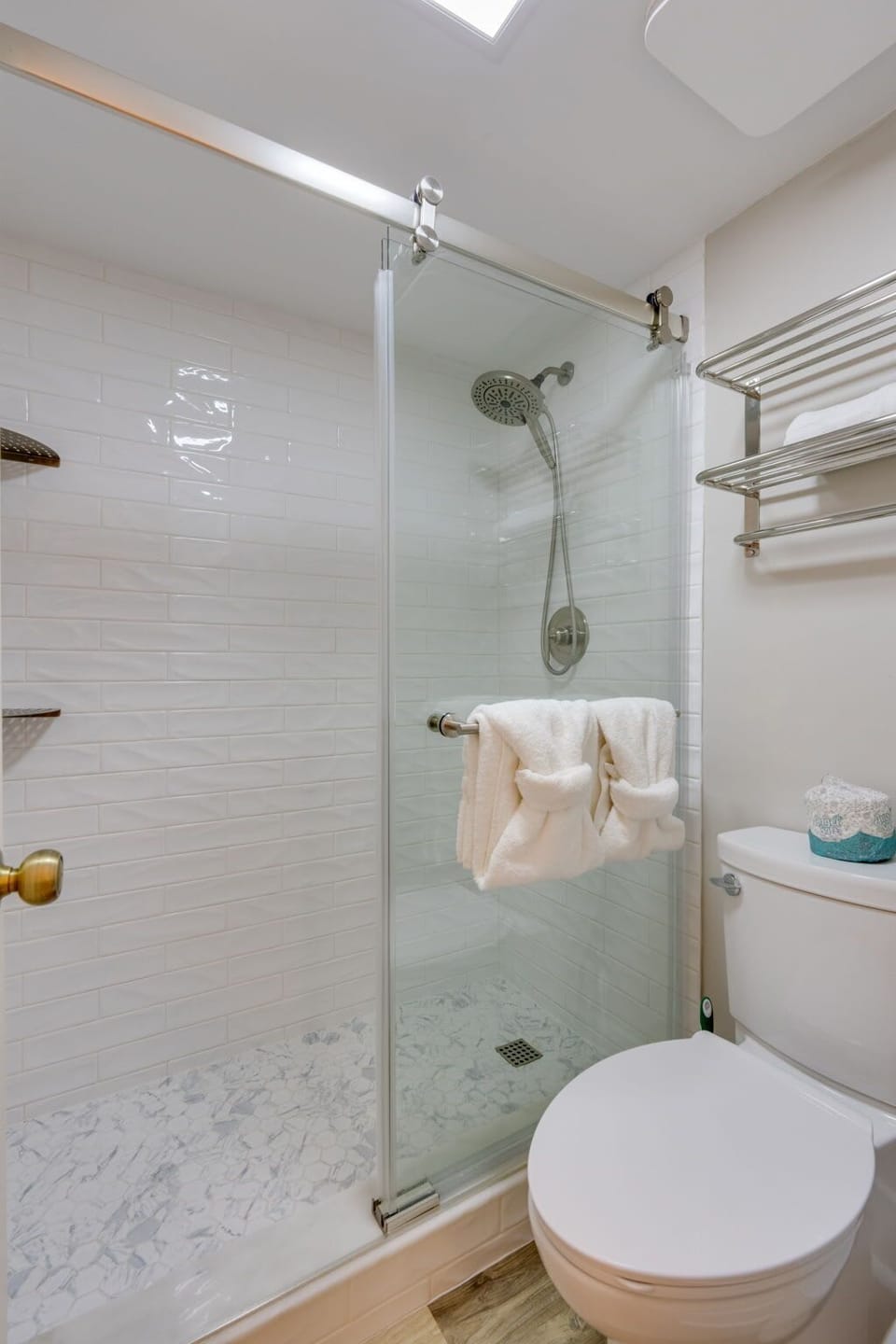 Gorgeous bathroom newly renovated in 2026!