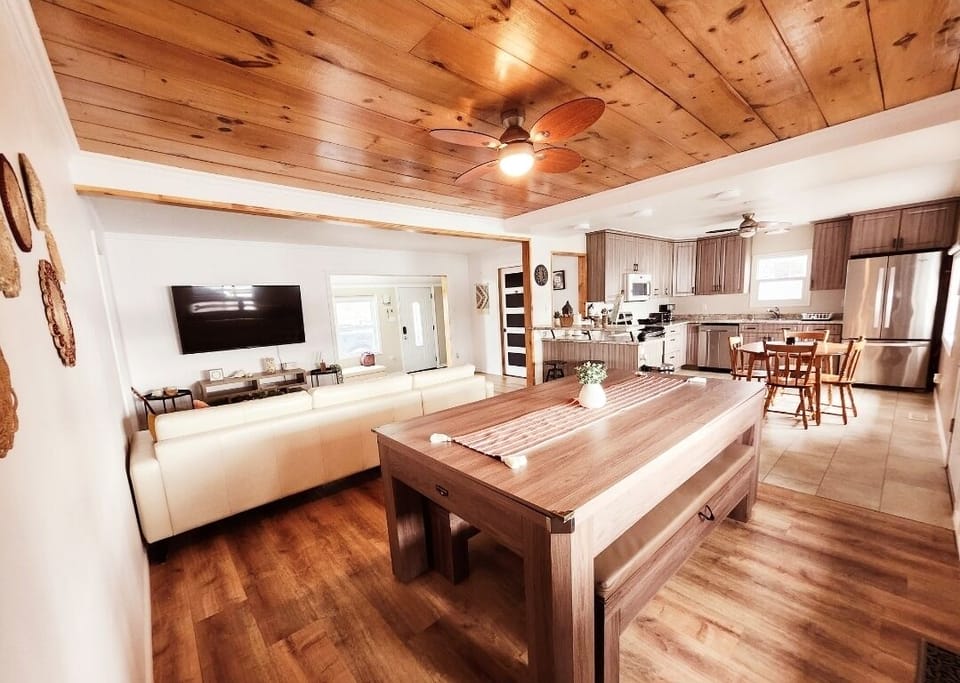 Spacious open concept 