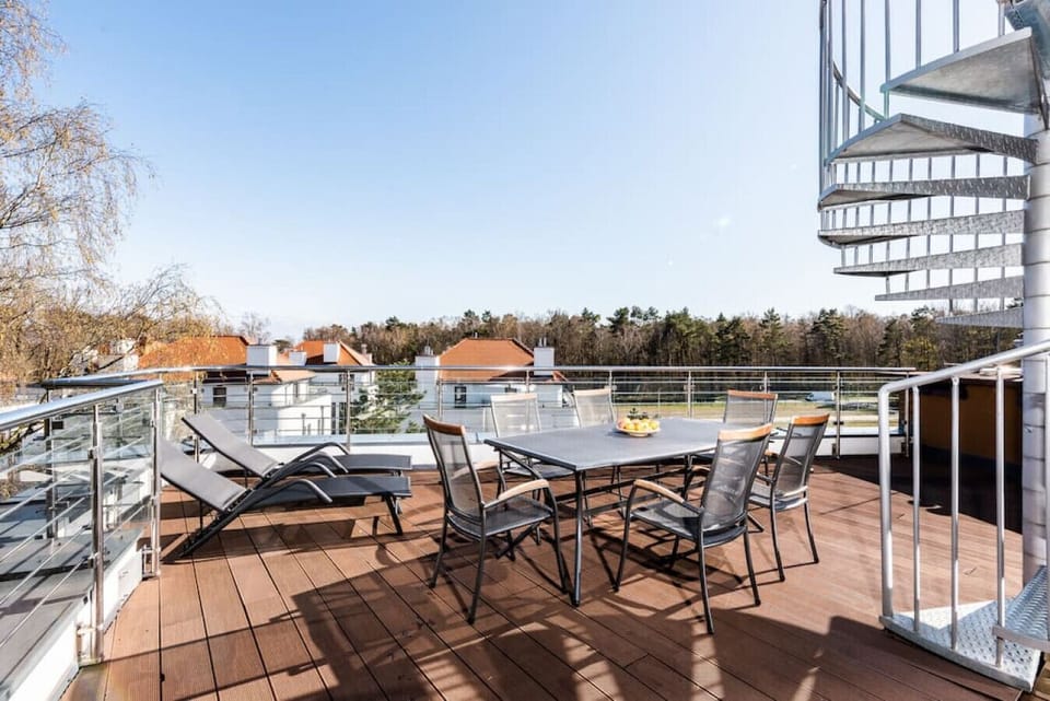 the terrace of the marina apartment