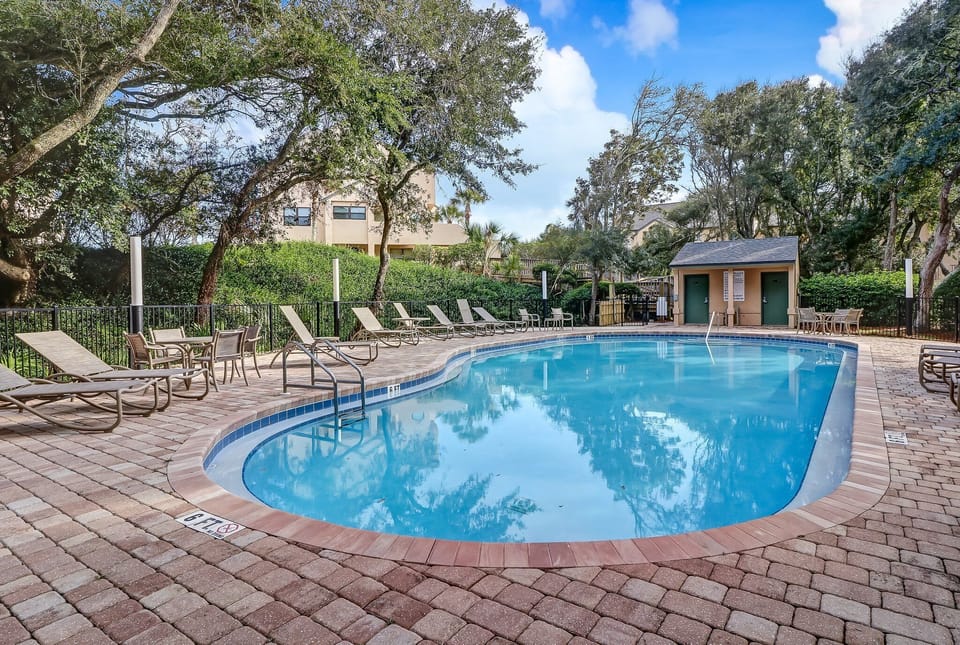 Sailmaker Community Pool