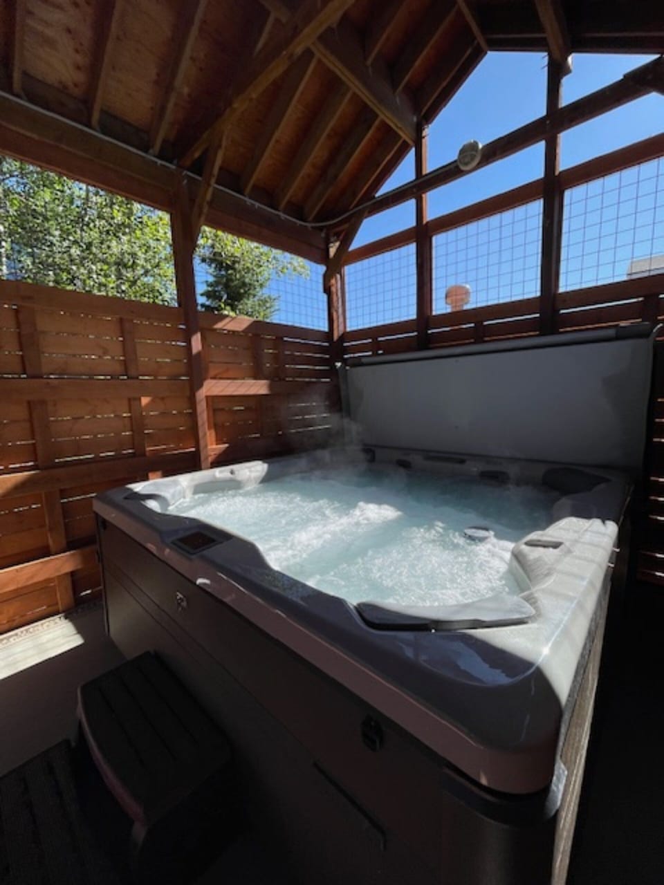 Spacious Hot Tub