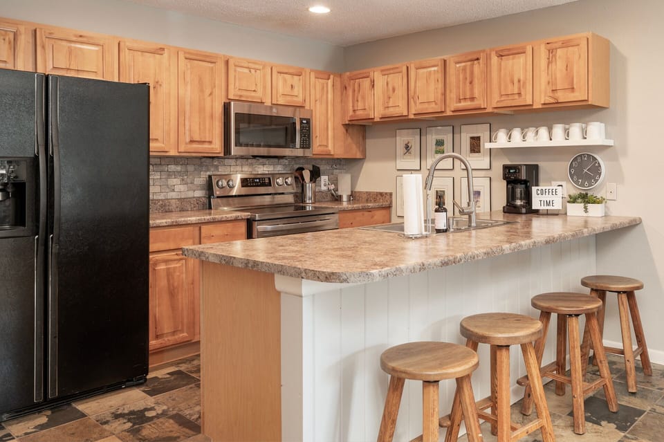 Kitchen & Bar