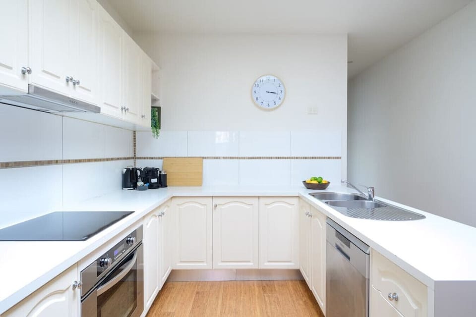 A well-designed and fully equipped kitchen gives the opportunity for happy get-togethers, food, drinks, or a simple breakfast. The kitchen includes most everything you could need during your stay.