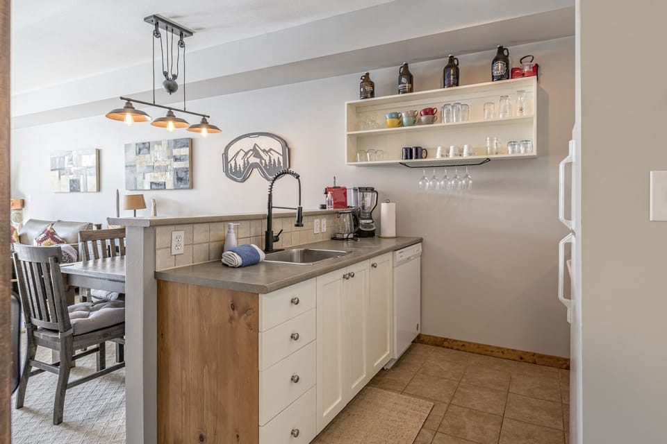 Kitchen Sink and Small Island for Easy Meal Prep 
