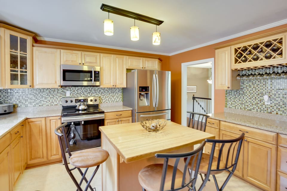 Kitchen | 1st Floor | Cooking Basics | Spices | Ice Maker