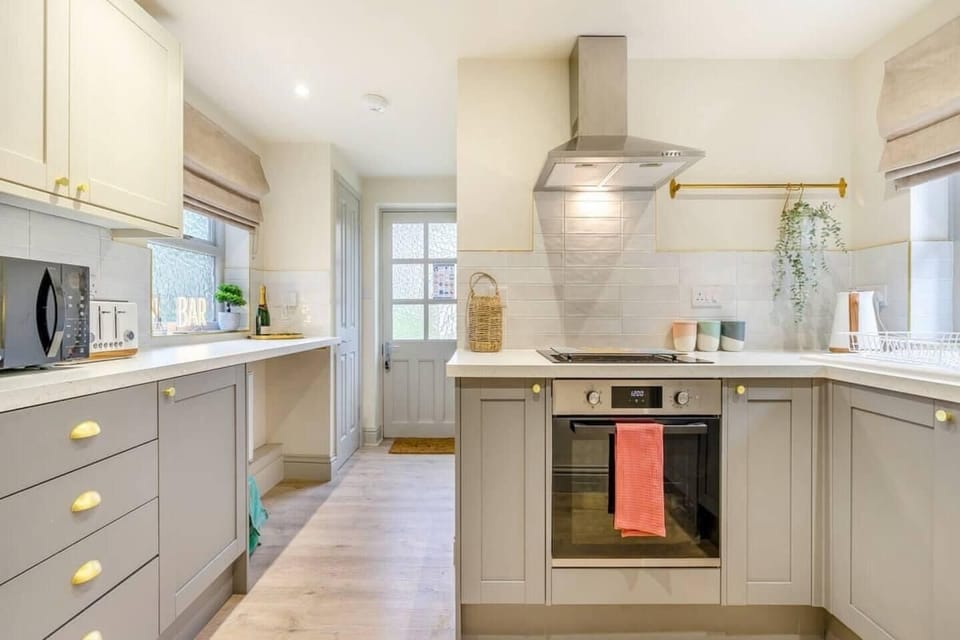 A space to eat and drink and prepare a lovely meal!
