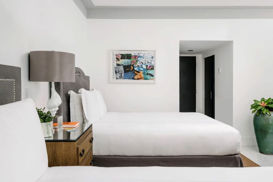 Unit with 2 Queen size bed. Exact unit will be assigned upon arrival. Views, colors and decor may vary.