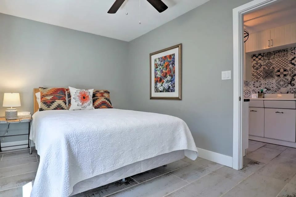 Queen bed 2