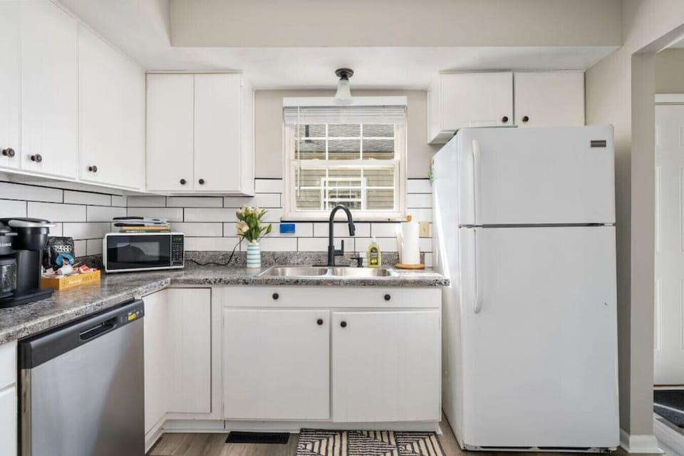 Fully Stocked Kitchen
