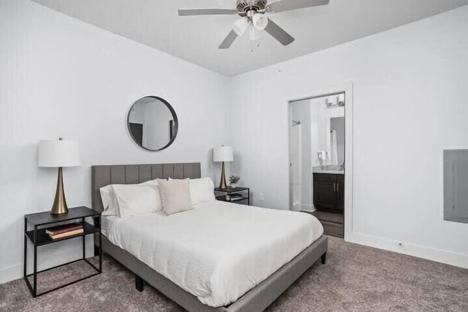 Unit 2 Bedroom 2 - Double Bed