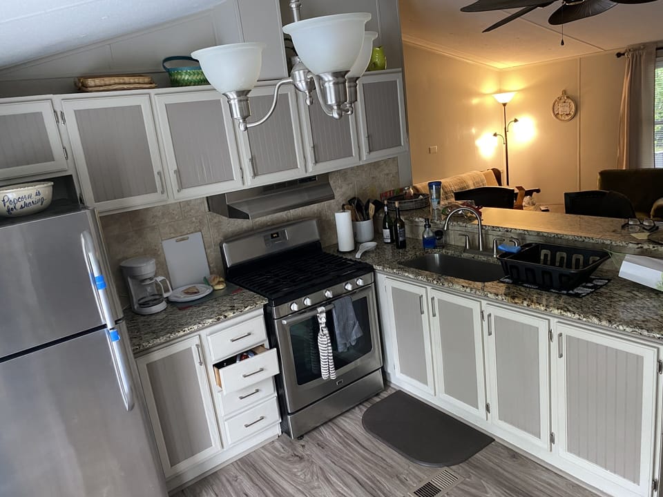 kitchen, gas stove