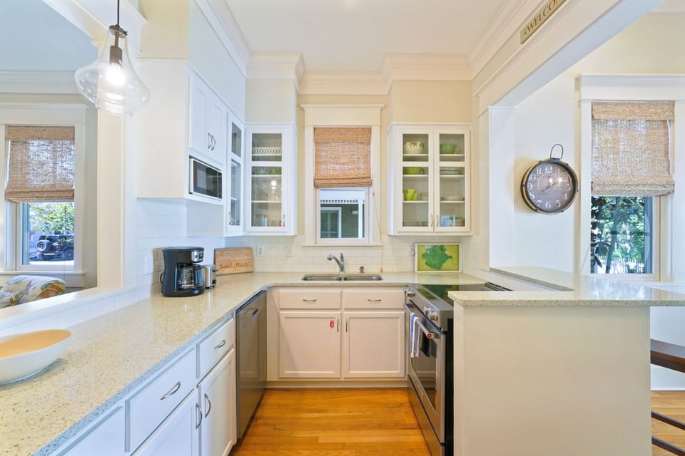 COMPLETELY UPDATED AND RENOVATED OPEN KITCHEN