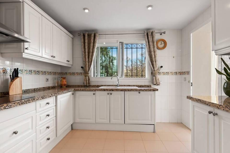 Fully equipped kitchen to prepare meals during your stay.